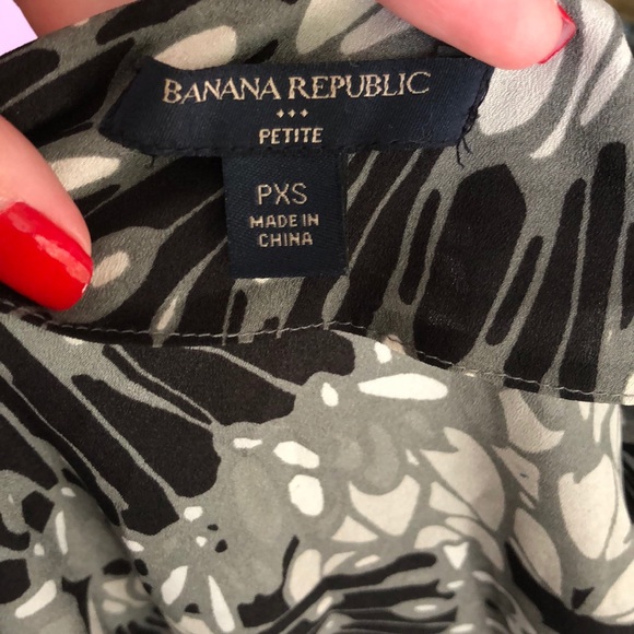 Banana Republic Wrap Blouse / Cardiagn - Picture 15 of 15